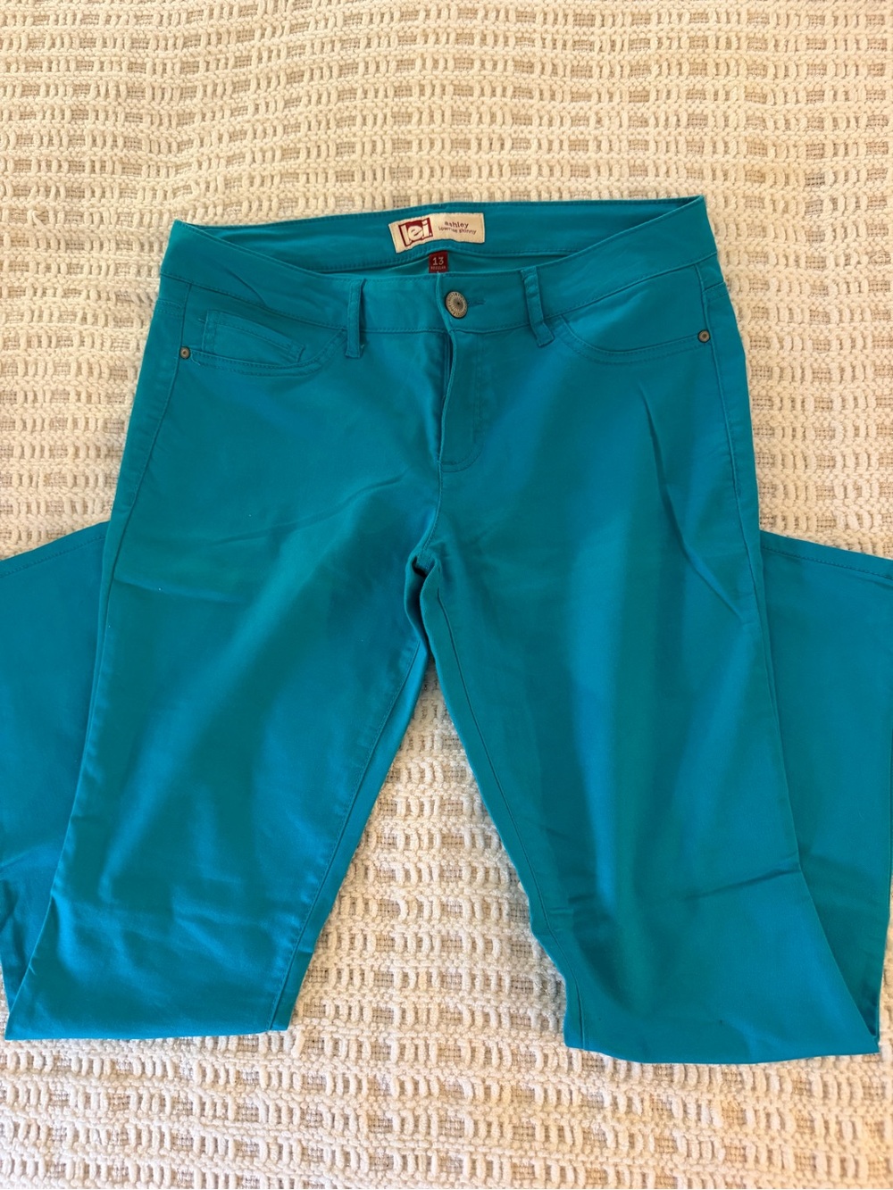 L.E.I. Teal Skinny Jeans — Excellent Pre-Owned Condition
